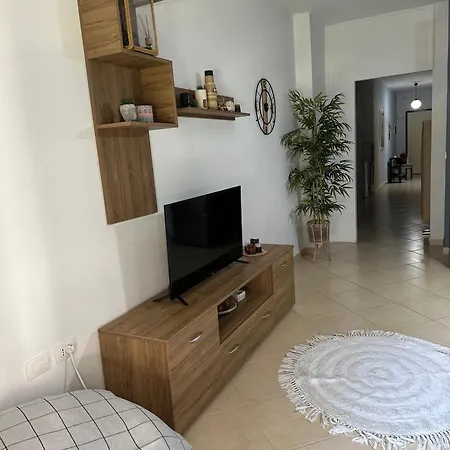 Gjonis House * Sarandë